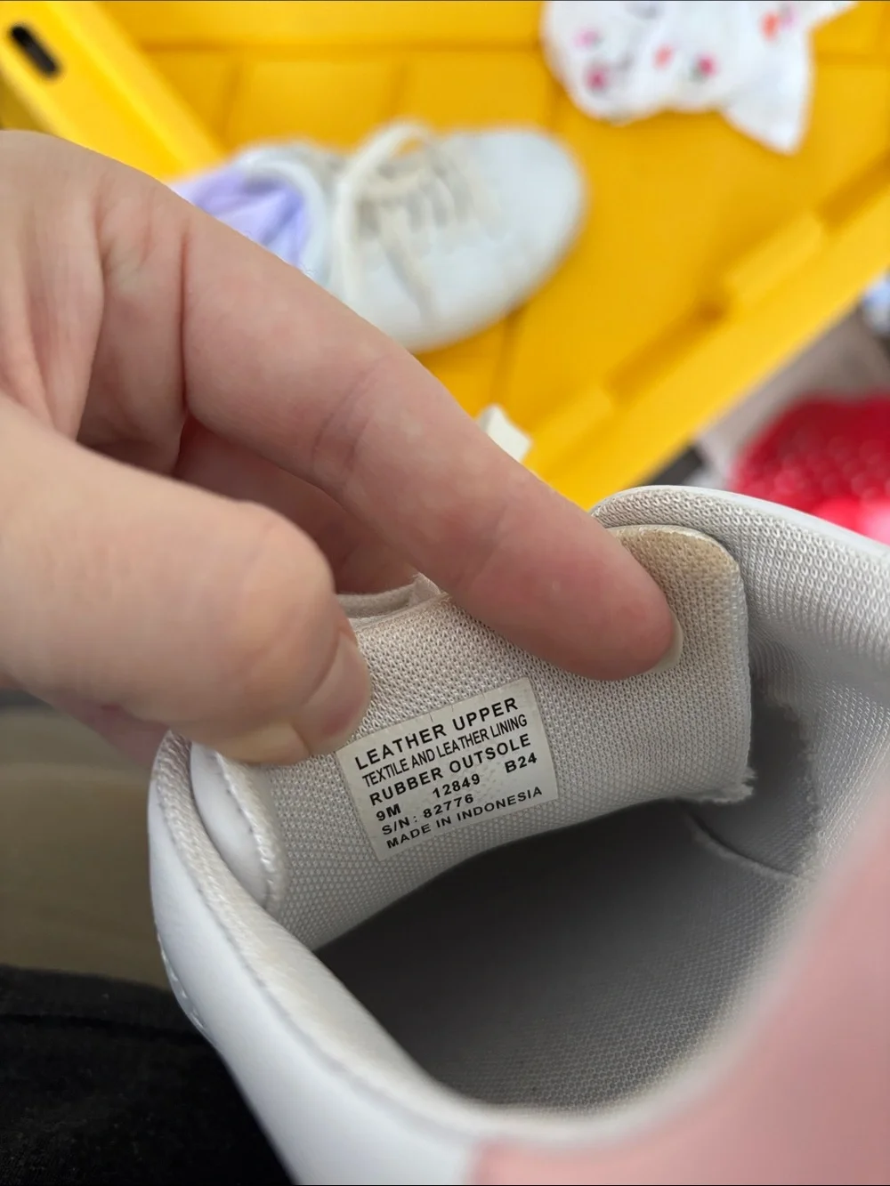 Tory Burch Howell Court sneakers in the titanium white and petunia pink SZ 9